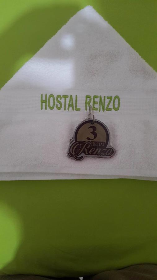 Hospedaje Renzo タラポト エクステリア 写真