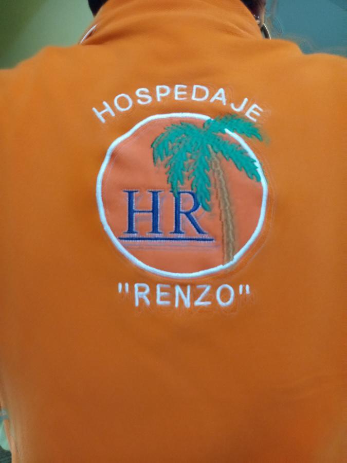 Hospedaje Renzo タラポト エクステリア 写真